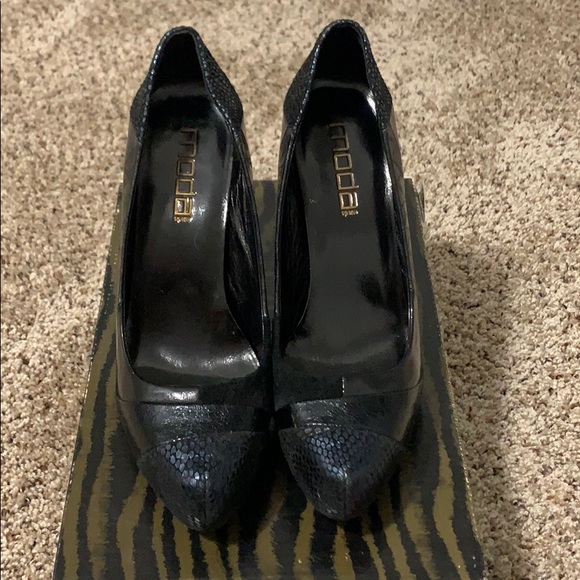 Moda Spana Black Pumps with Snakeskin pattern - Picture 3 of 4